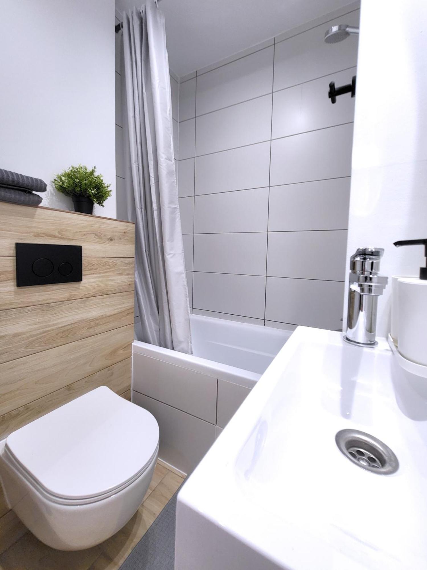 Enjoy! Srodmiescie Nowogrodzka Apartment Варшава Екстериор снимка