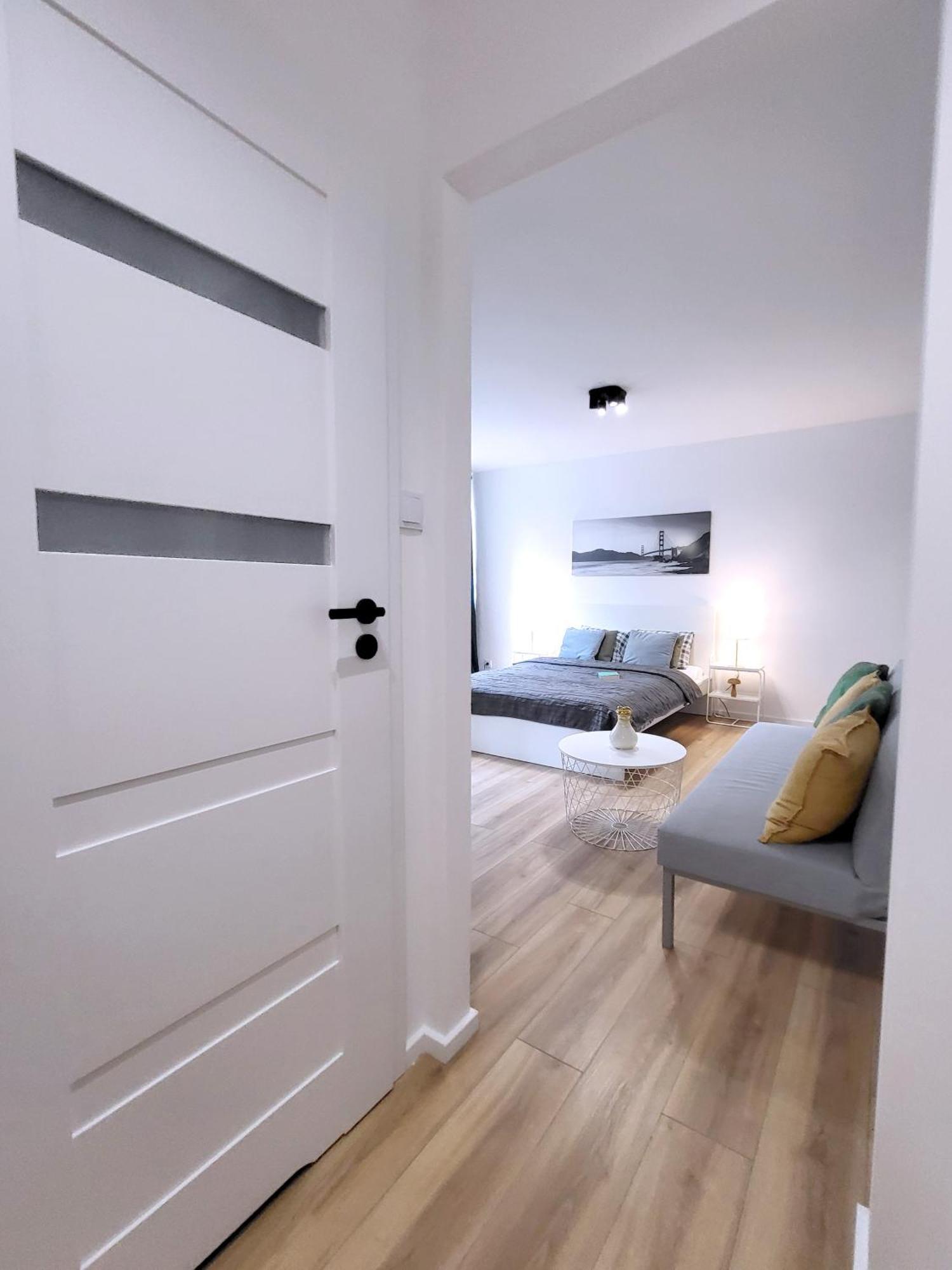 Enjoy! Srodmiescie Nowogrodzka Apartment Варшава Екстериор снимка