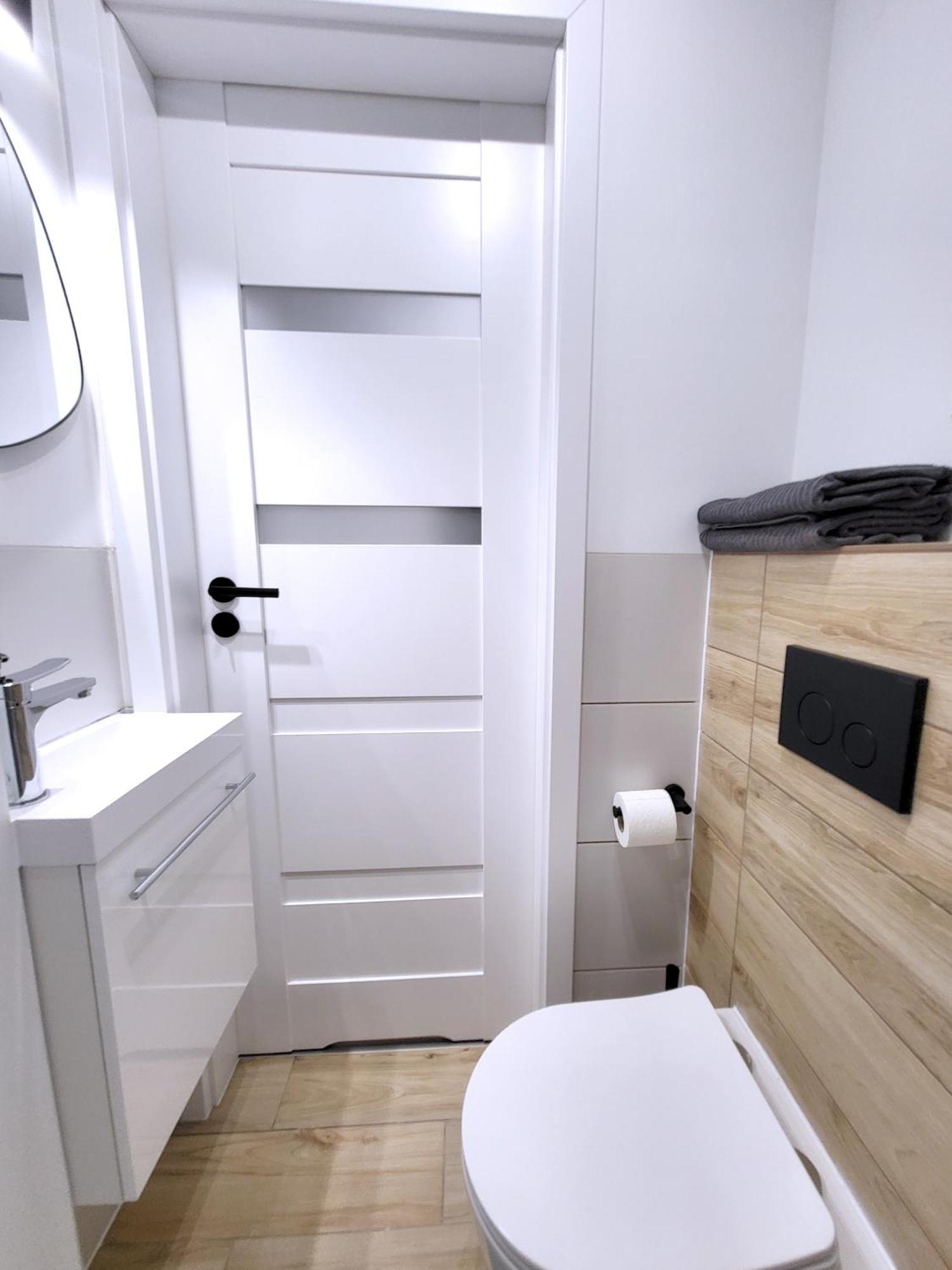 Enjoy! Srodmiescie Nowogrodzka Apartment Варшава Екстериор снимка
