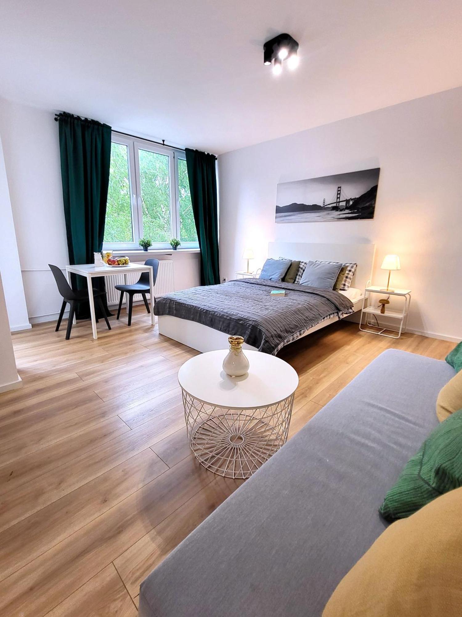 Enjoy! Srodmiescie Nowogrodzka Apartment Варшава Екстериор снимка